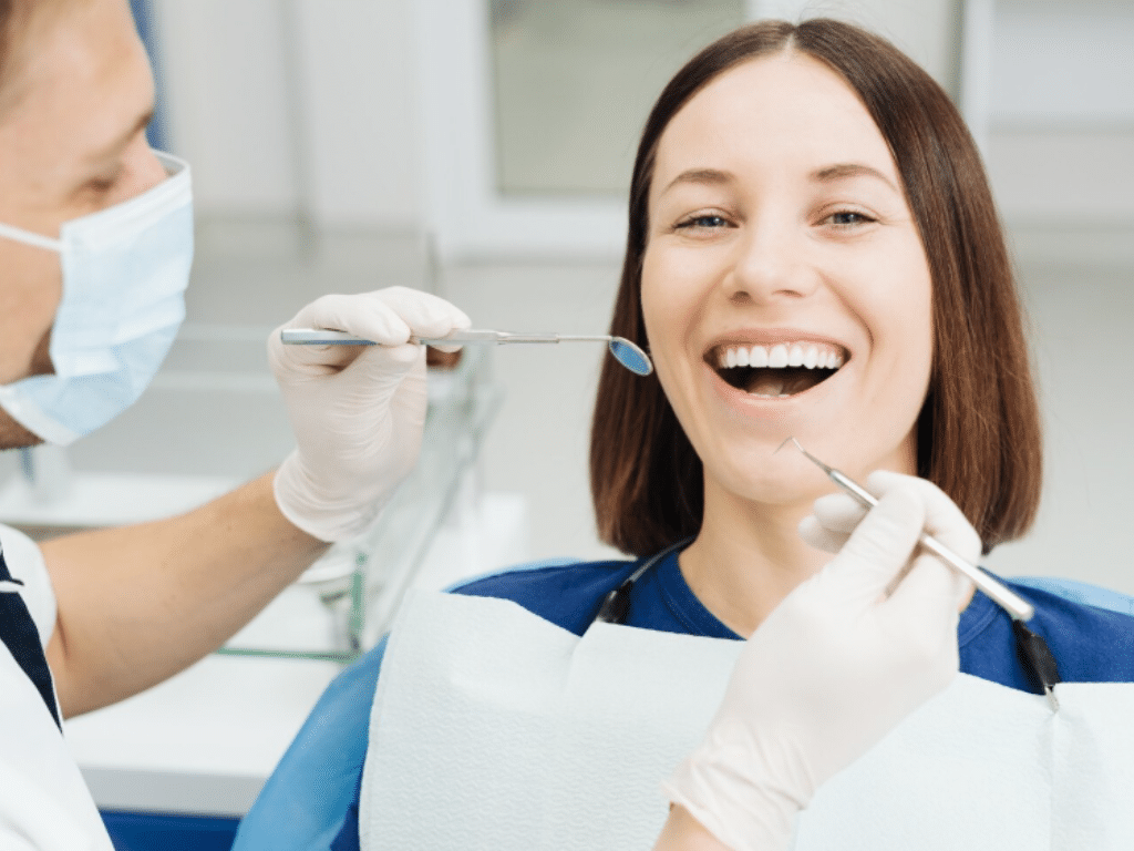 The Ultimate Smile Makeover: Combining Teeth Whitening with Veneers or Bonding